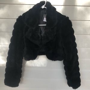 Women’s Black Faux Fur Shrug Size Small/Medium